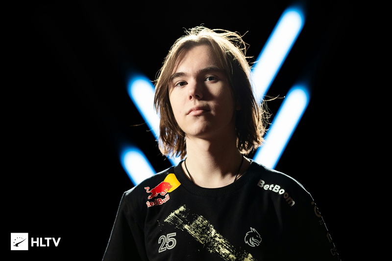 有在困境面 有在困境面