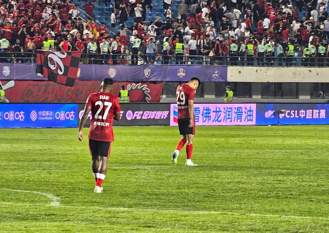 覆盖春夏两 覆盖春夏两